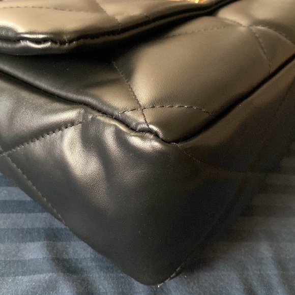 Greek calf quilted leather bag with gold chains - Picture 2 of 11